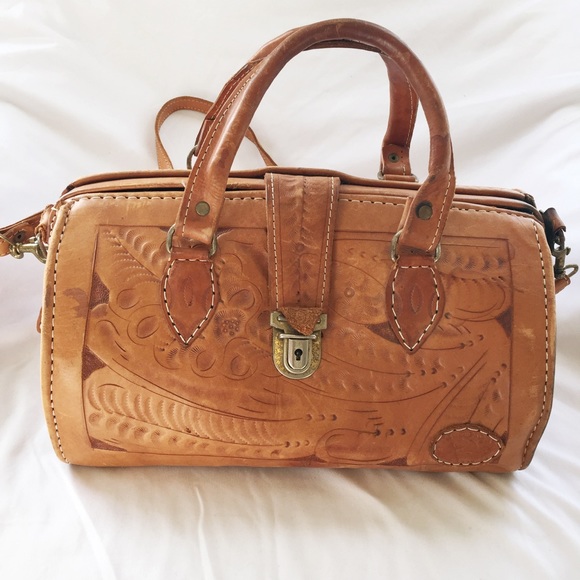 Vintage Handbags - ON HOLD Vintage Leather Doctor's Bag Style Pursue